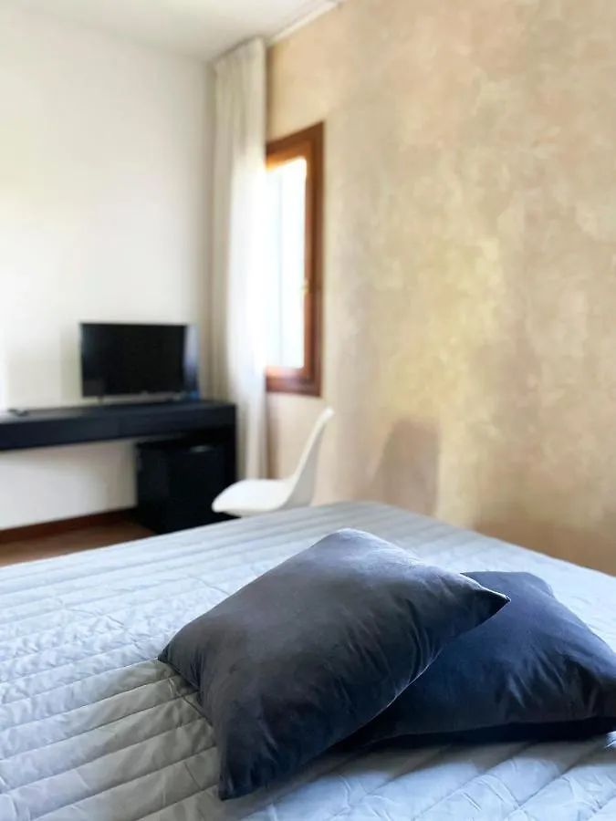 Hotel Villa Braida Mogliano Veneto 4*,  Italy